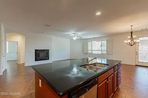 Kitchen - 8952 E Wright School Loop, Tucson, AZ 85715 photo 4 of 5