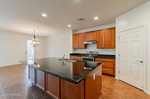 Kitchen - 8952 E Wright School Loop, Tucson, AZ 85715 photo 3 of 5
