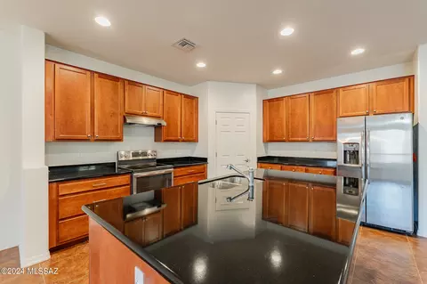 Kitchen - 8952 E Wright School Loop, Tucson, AZ 85715 photo 2 of 5