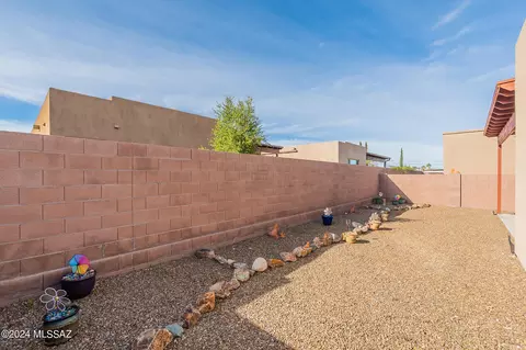 Exterior - 8952 E Wright School Loop, Tucson, AZ 85715 photo 8 of 11