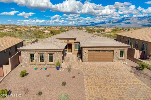 12894 N Eagles Summit Dr, Oro Valley, AZ 85755