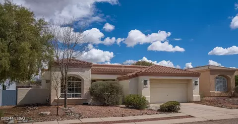 2450 N Quesnel Loop, Tucson, AZ 85715