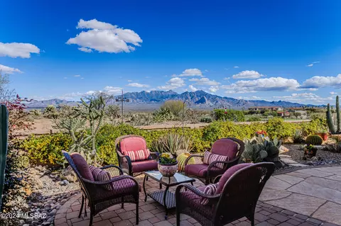 5521 S Pinkley Peak Dr, Green Valley, AZ 85622