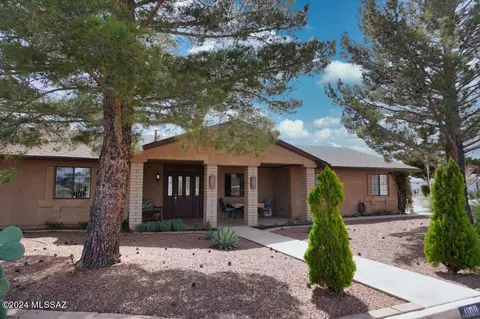 1108 E Geneva St, Pearce, AZ 85625