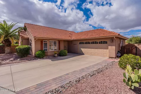 10111 N Latrobe Pl, Tucson, AZ 85737