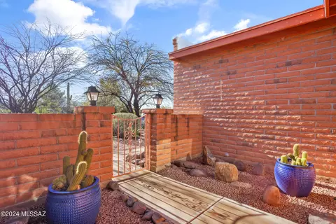 9311 E Walnut Tree Dr, Tucson, AZ 85749 photo 21