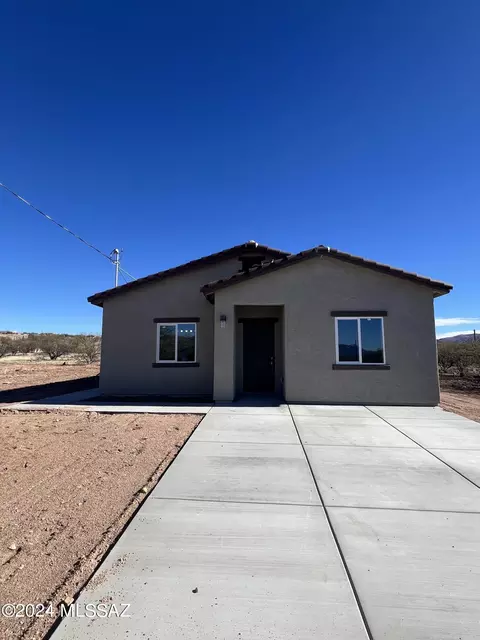 1829 Alpine Ct, Rio Rico, AZ 85648