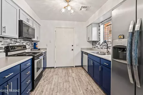 Kitchen - 4214 E Allison Rd, Tucson, AZ 85712 photo 1 of 2