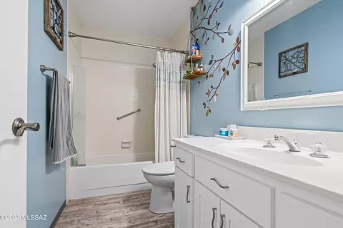 Bath - 4214 E Allison Rd, Tucson, AZ 85712 photo 2 of 2