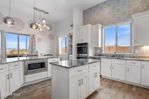 Kitchen - 3495 E Shade Rock Pl, Vail, AZ 85641 photo 2 of 3