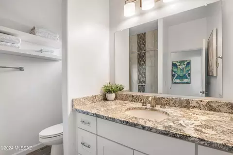 Bath - 3495 E Shade Rock Pl, Vail, AZ 85641 photo 3 of 4