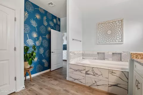 Bath - 3495 E Shade Rock Pl, Vail, AZ 85641 photo 2 of 4