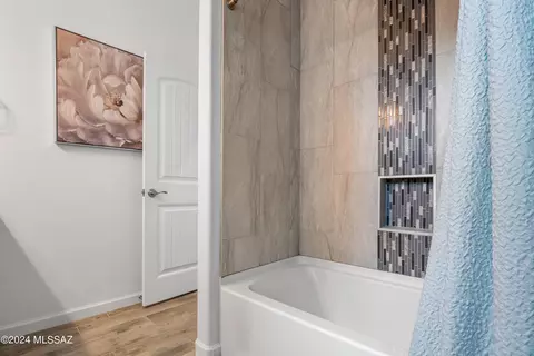 Bath - 3495 E Shade Rock Pl, Vail, AZ 85641 photo 4 of 4