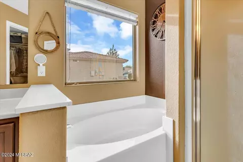 Bath - 8870 E Maxwell Dr, Tucson, AZ 85747 photo 5 of 7