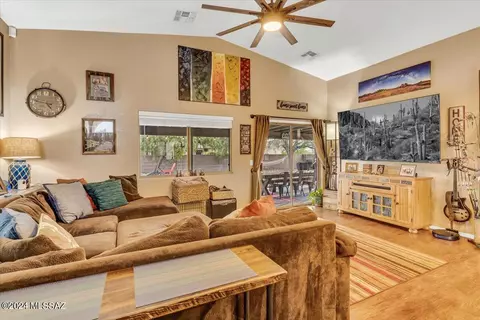 Living - 8870 E Maxwell Dr, Tucson, AZ 85747 photo 2 of 3