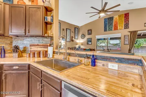 Kitchen - 8870 E Maxwell Dr, Tucson, AZ 85747 photo 2 of 3