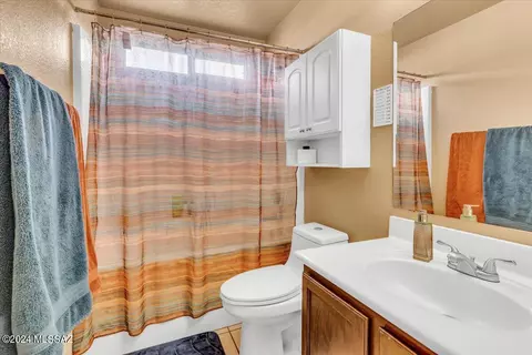 Bath - 8870 E Maxwell Dr, Tucson, AZ 85747 photo 1 of 7