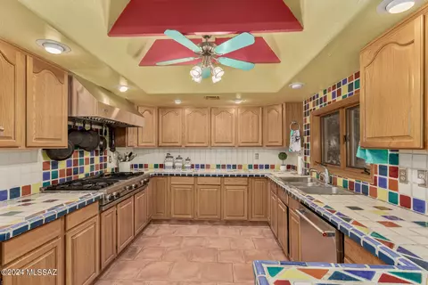 Kitchen - 10553 E Speedway Blvd, Tucson, AZ 85748 photo 4 of 4