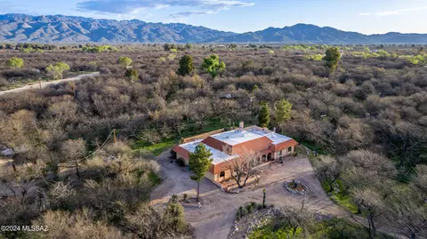 View/Area - 10553 E Speedway Blvd, Tucson, AZ 85748 photo 9 of 11