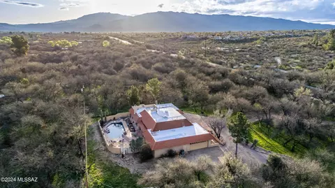 View/Area - 10553 E Speedway Blvd, Tucson, AZ 85748 photo 3 of 11