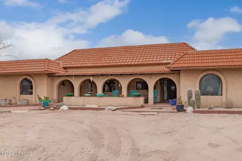 Exterior - 10553 E Speedway Blvd, Tucson, AZ 85748 photo 2 of 10