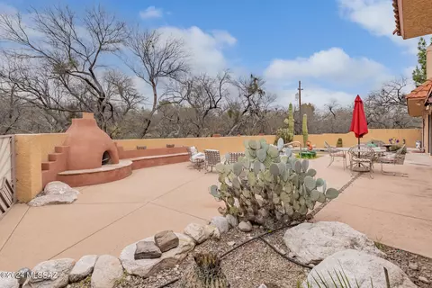 Exterior - 10553 E Speedway Blvd, Tucson, AZ 85748 photo 9 of 10