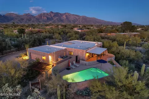 5425 N Soledad Segunda, Tucson, AZ 85718