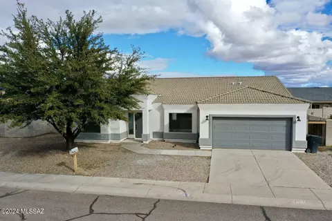 1597 Cota Ln, Thatcher, AZ 85552