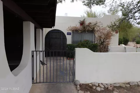 4837 N Via Entrada, Tucson, AZ 85718