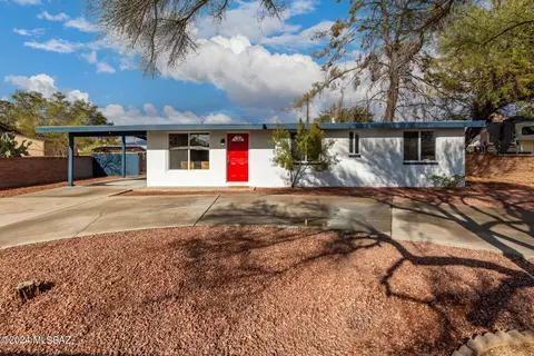 1023 S Duquesne Dr, Tucson, AZ 85710
