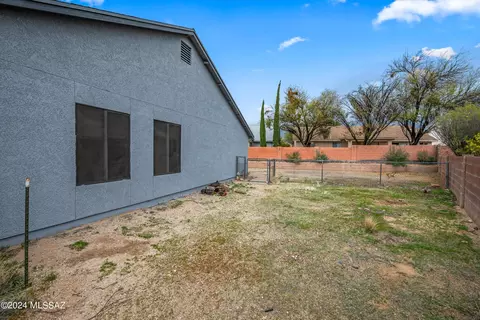 Exterior - 9541 E Danforth Pl, Tucson, AZ 85747 photo 8 of 9