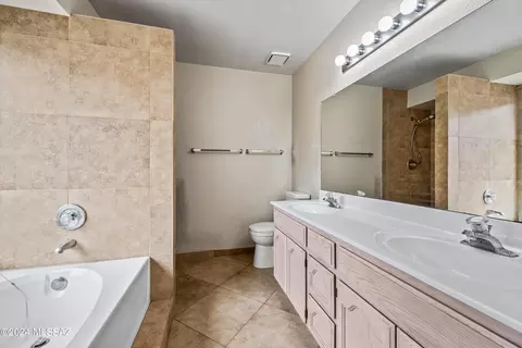 Bath - 9541 E Danforth Pl, Tucson, AZ 85747 photo 2 of 4