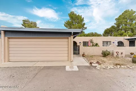 4708 N Calle Lampara, Tucson, AZ 85718