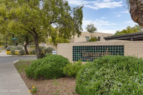2832 E Sierra Vista Rd, Tucson, AZ 85716