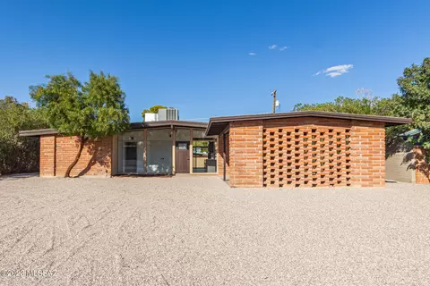 6919 E Taos Pl, Tucson, AZ 85715