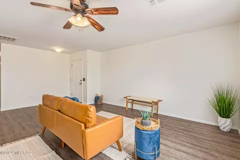 Living - 4792 E Desert Thorn Dr, Tucson, AZ 85756 photo 2 of 3