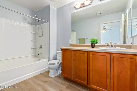 Bath - 4792 E Desert Thorn Dr, Tucson, AZ 85756 photo 1 of 2