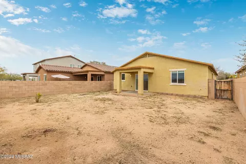 Exterior - 4792 E Desert Thorn Dr, Tucson, AZ 85756 photo 4 of 4
