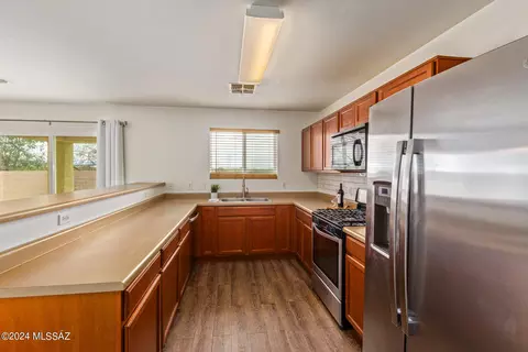 Kitchen - 4792 E Desert Thorn Dr, Tucson, AZ 85756 photo 5 of 5