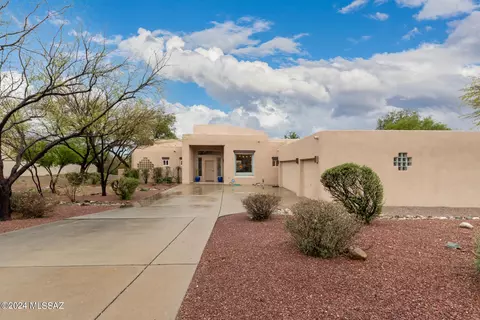 9800 E Fire Agate Pl, Tucson, AZ 85749