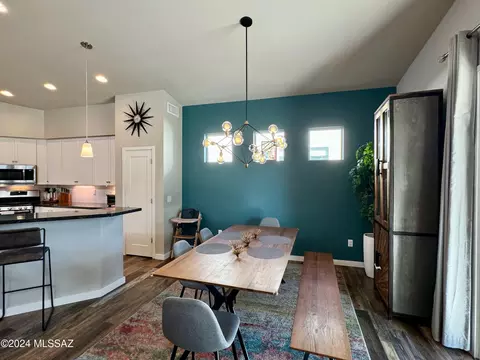 Dining - 7532 E Bookmark Pl, Tucson, AZ 85715 photo 2 of 4