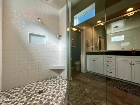 Bath - 7532 E Bookmark Pl, Tucson, AZ 85715 photo 1 of 5
