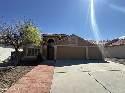 8958 E Laurie Ann Dr, Tucson, AZ 85747