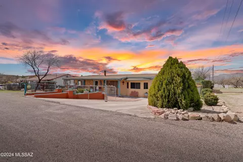 160 Famoso Ct, Rio Rico, AZ 85648