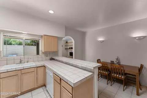 542 E Savannah St, Vail, AZ 85641 photo 10