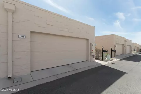 542 E Savannah St, Vail, AZ 85641 photo 3