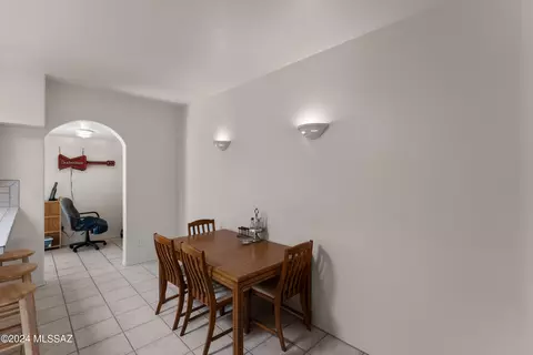 542 E Savannah St, Vail, AZ 85641 photo 6