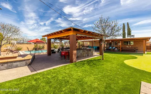 Exterior - 2750 W Capistrano Rd, Tucson, AZ 85746 photo 7 of 7