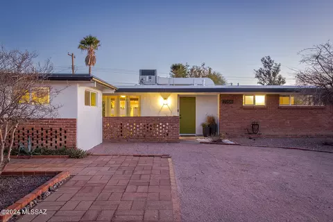 7356 E Montecito Dr, Tucson, AZ 85710