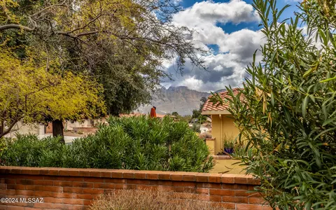 Exterior - 1196 E Haystack Dr, Oro Valley, AZ 85755 photo 5 of 12